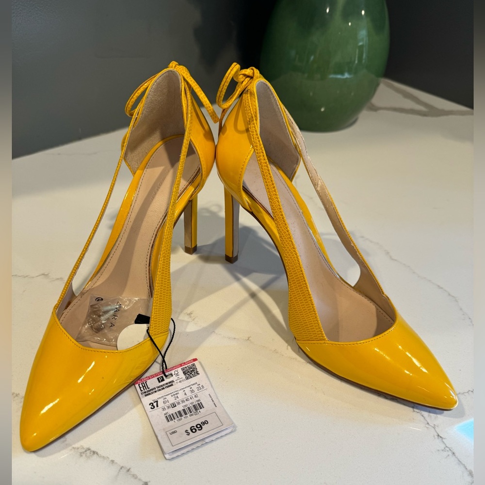 Zara NWT yellow heels size 7
